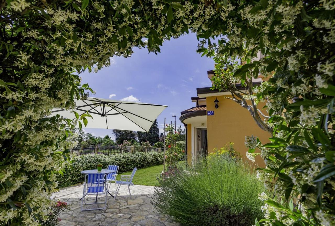 Apartment Bozica House With Umag